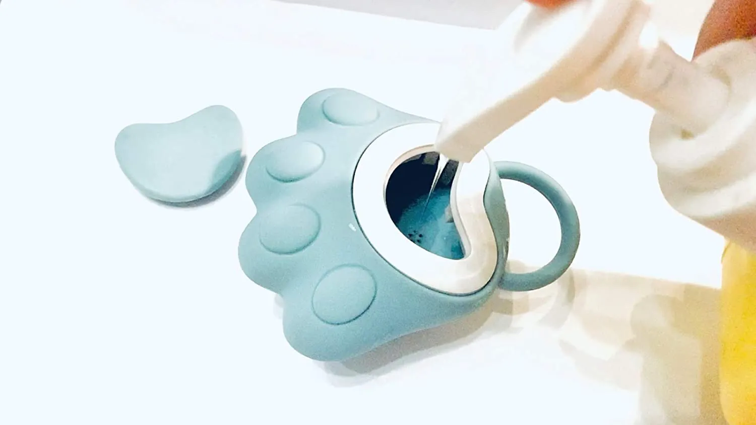 Ctpeng Dog Bath Brush Pet Shampoo Brush for Soothing Massaging Washing Deshedding