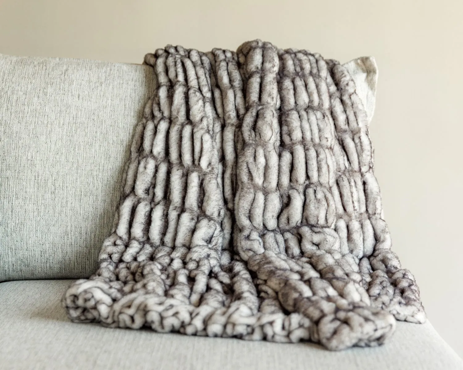 Hugs Obsidian Blanket